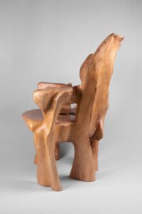 Veles, Chainsaw-Carved Sculptural Chair – Flowing Form in Solid Wood, gallery view 6