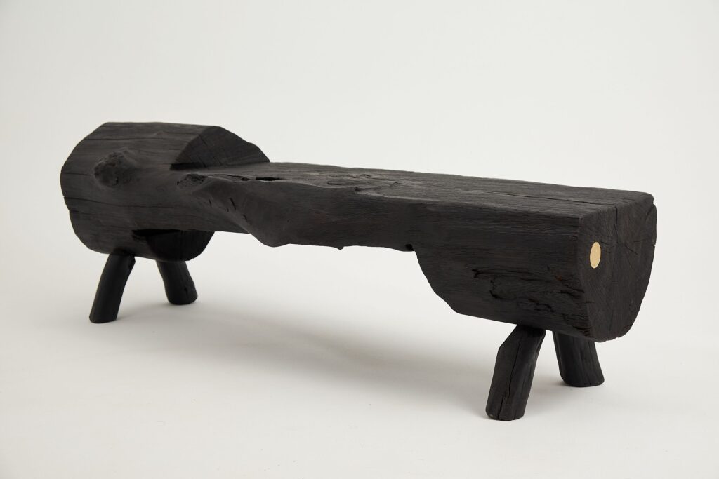 Jownik, Charred Wood Log Bench – Primitive Elegance in Burnt Timber