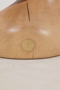 Leszy, Hourglass Side Table – Soft Curves in Solid Wood, gallery view 10